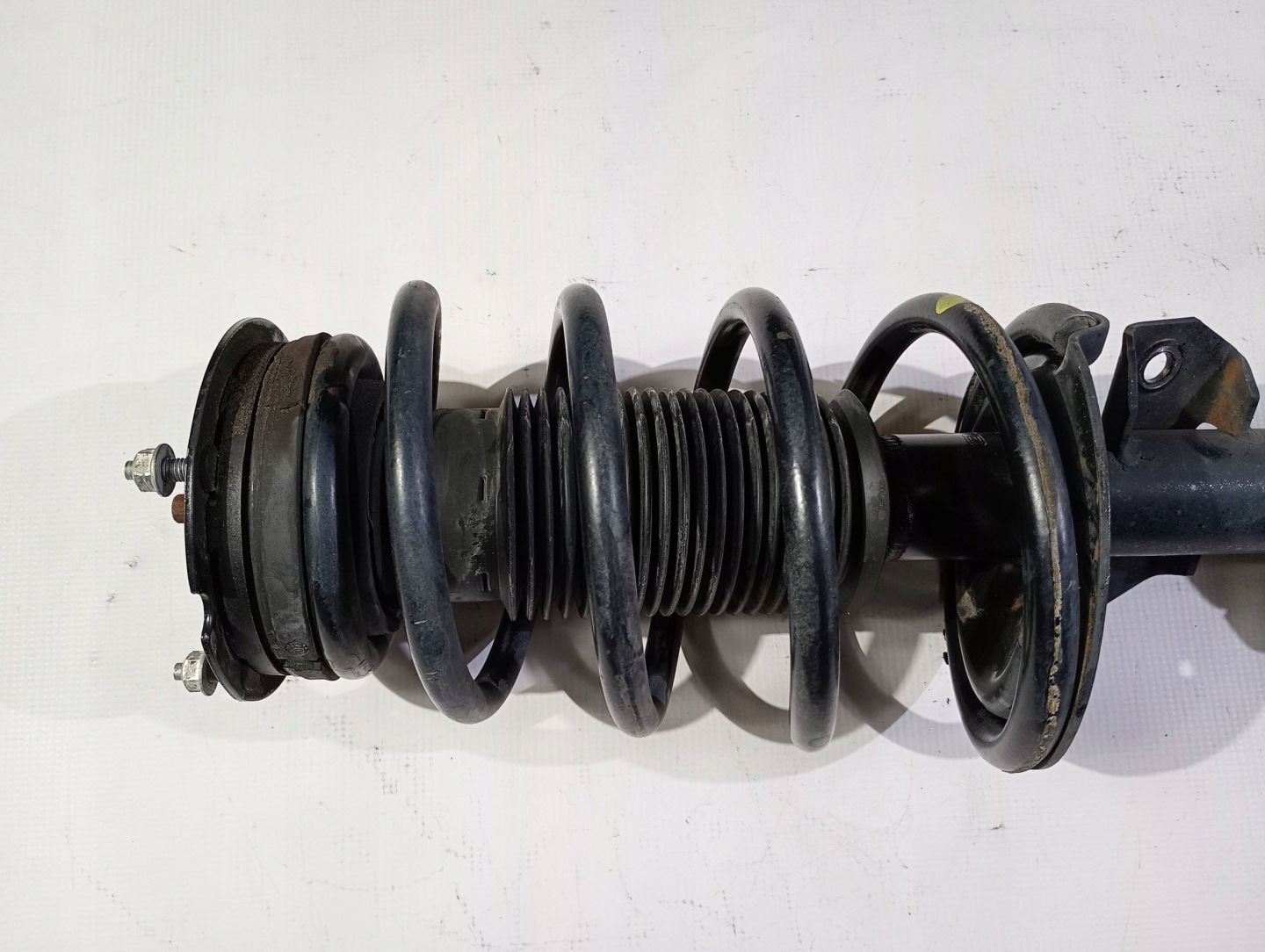 shock absorber front ze spring right left front Ford Mustang V 2005