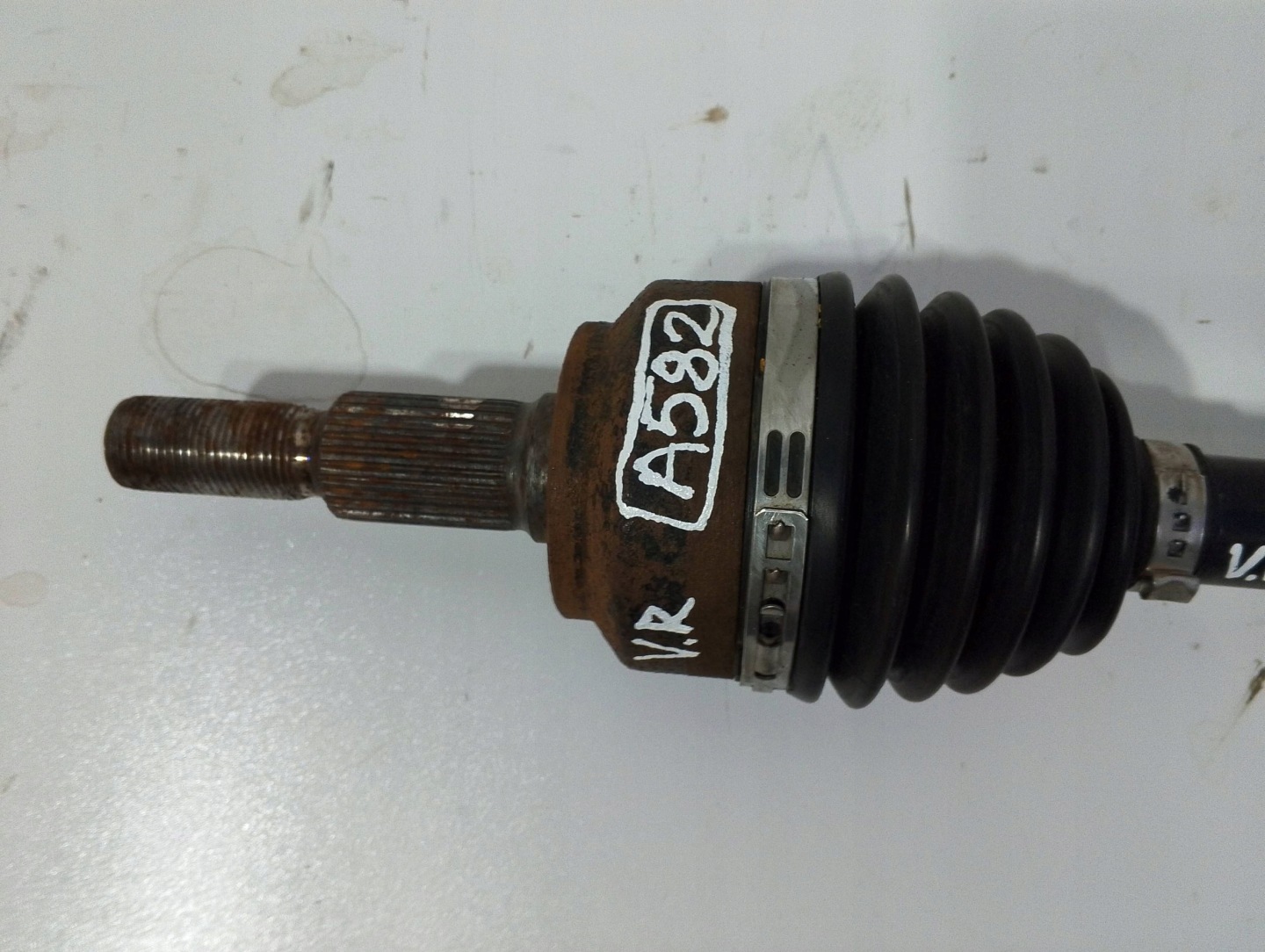 Jeep Grand Cherokee WK 3,0 CRD semi-axis front right P52104590AB (A582)