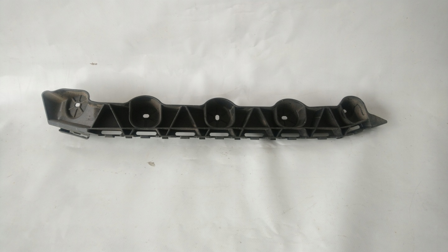 bumper bracket left rear part FABIA III KOMBI 6V9807393