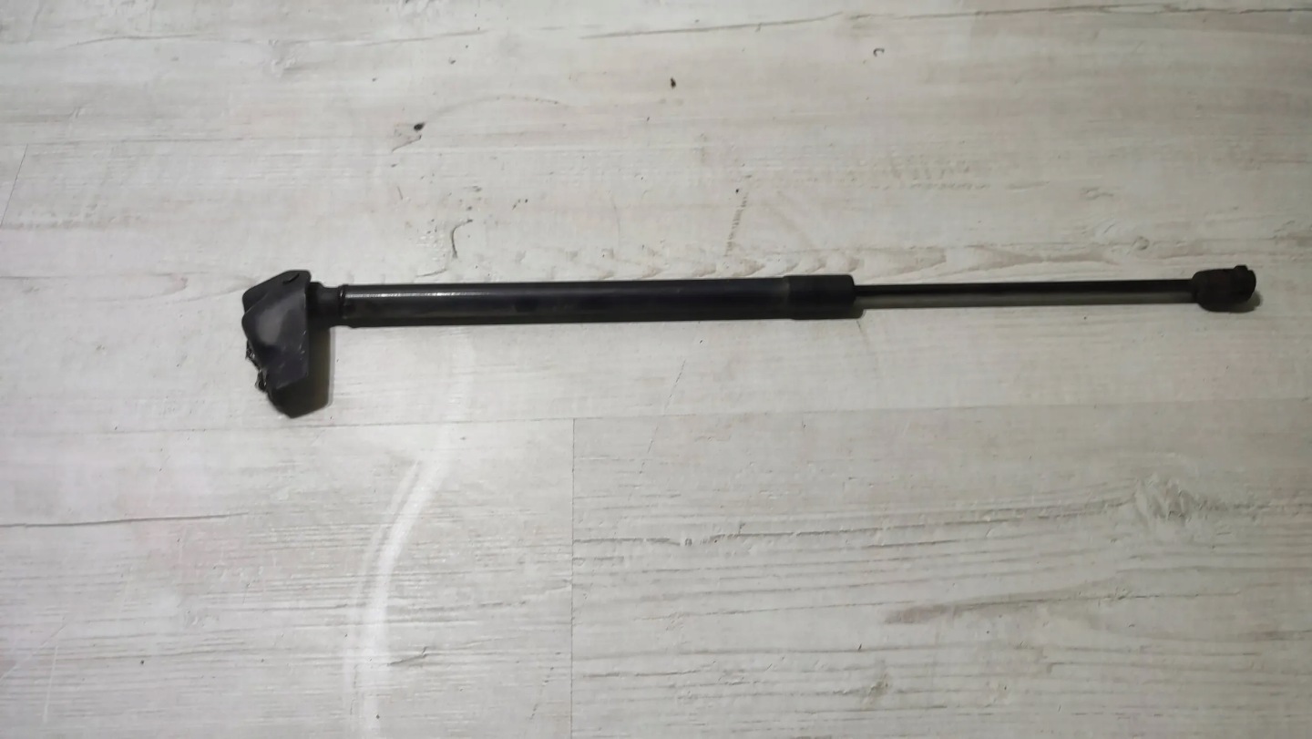 KIA Rio IV 18r Dämpfer heckklappe heck