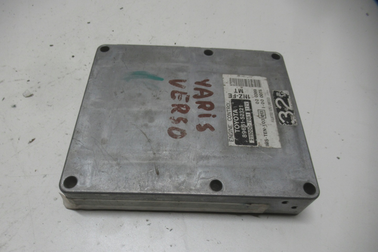 TOYOTA YARIS VERSO computer control unit of the engine 89661-52321