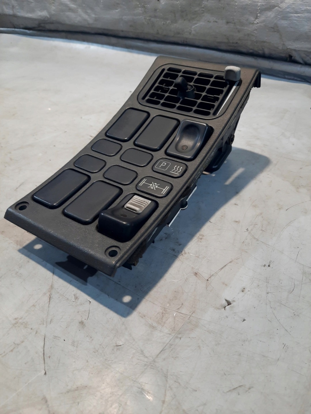 PANEL Commandes SCANIA 4 P94 BD4X2NA 2000r 1110904