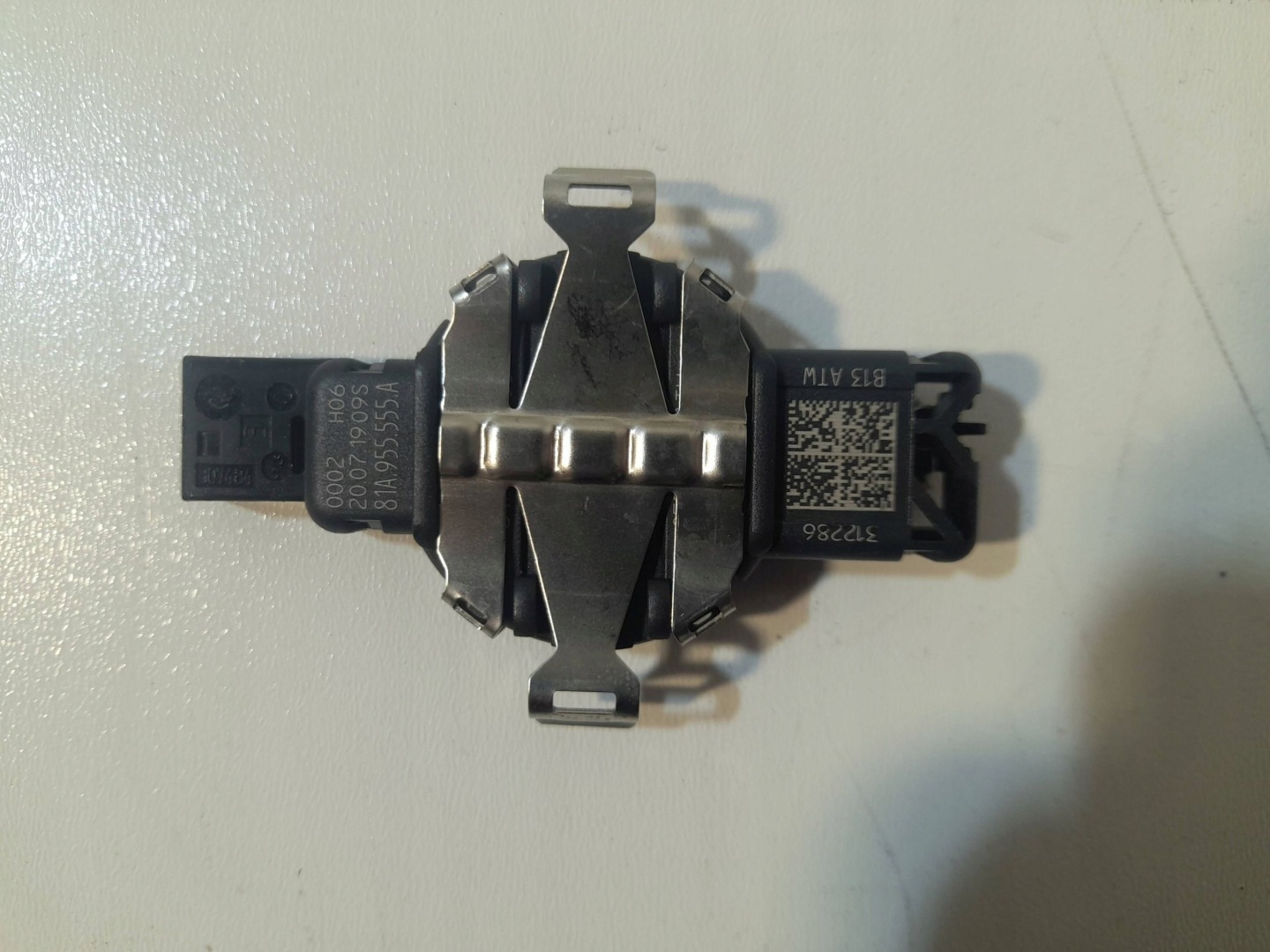 Audi and other VAG sensor rain 81A955555A (AU80)