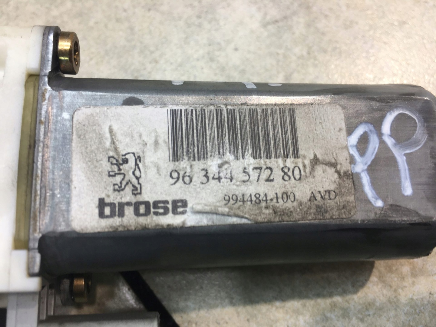 window regulator right front 307 SW 9634457280