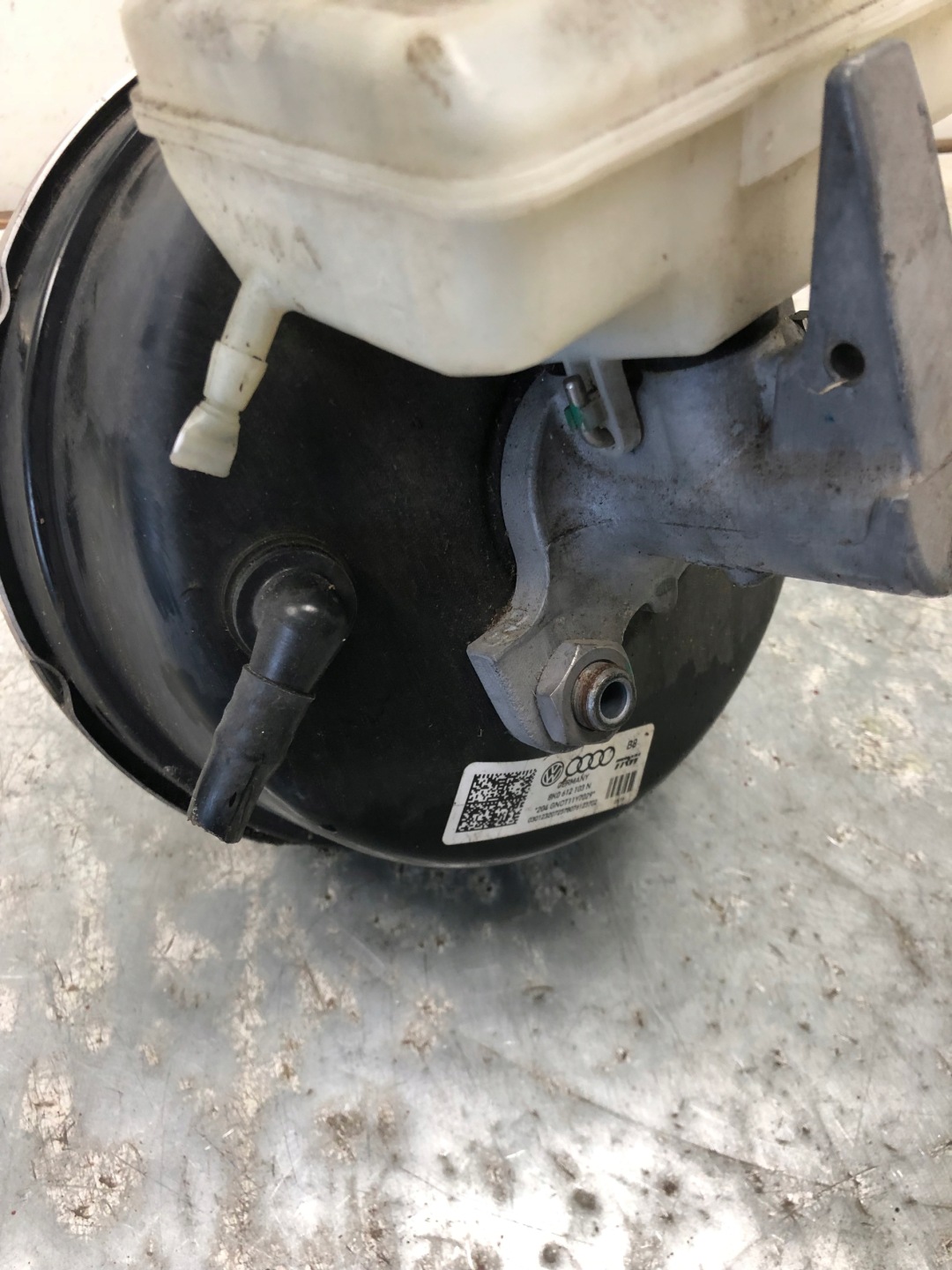 Servo Bremse AUDI A4 B8 LIFT 8K0612103N