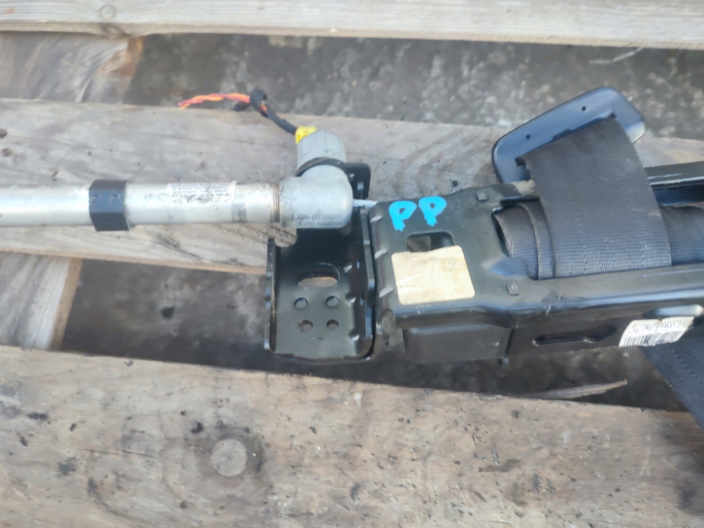 tension belt right front front VOLVO S40 II V50 30661789
