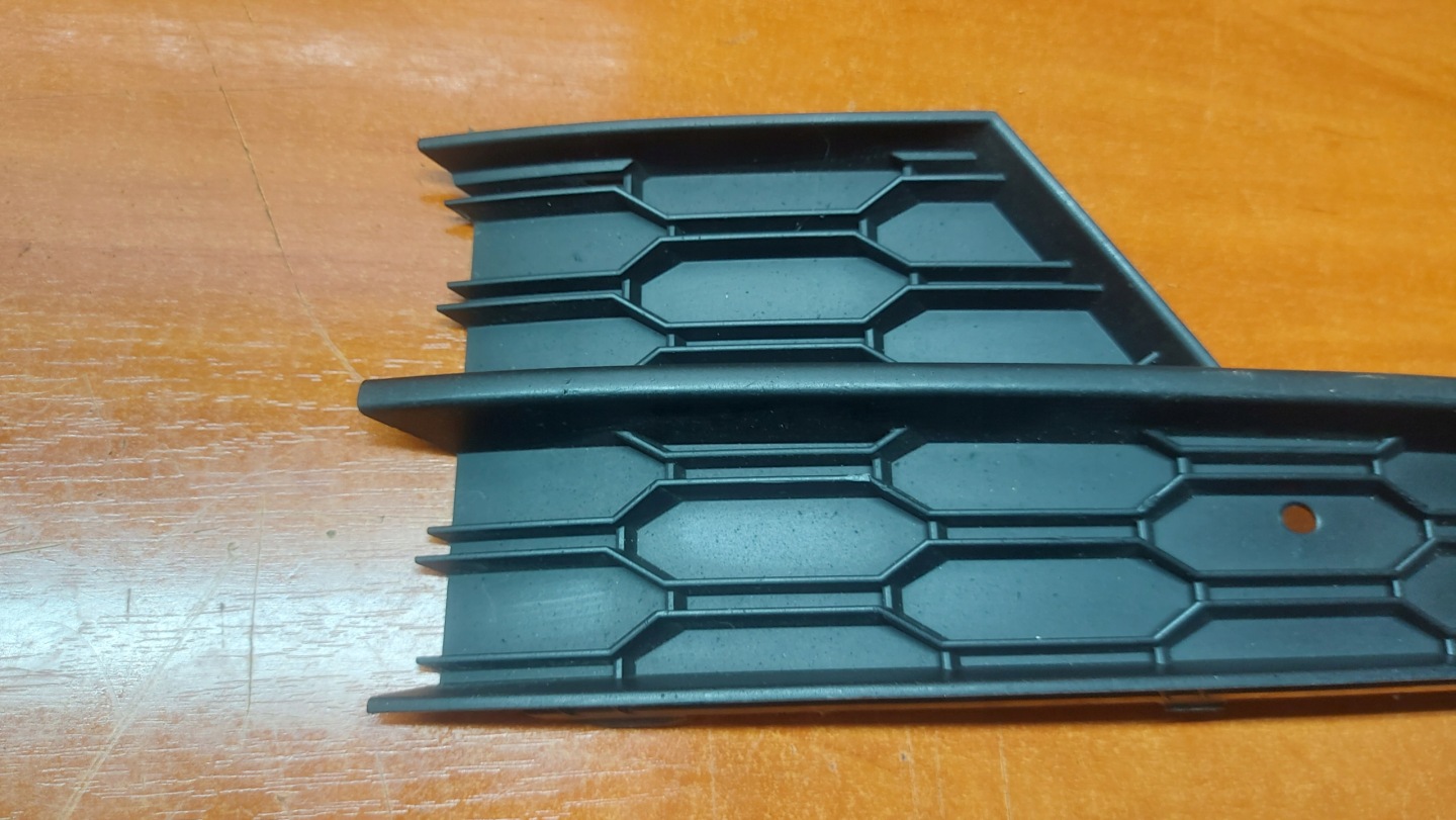 spoiler grid of a bumper left left front front SKODA OCTAVIA III 12