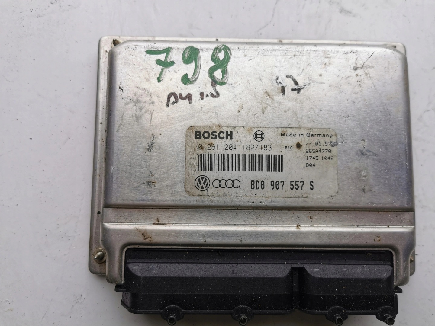AUDI A4 1.8B 0261204182 8D0907557S Computer ECU