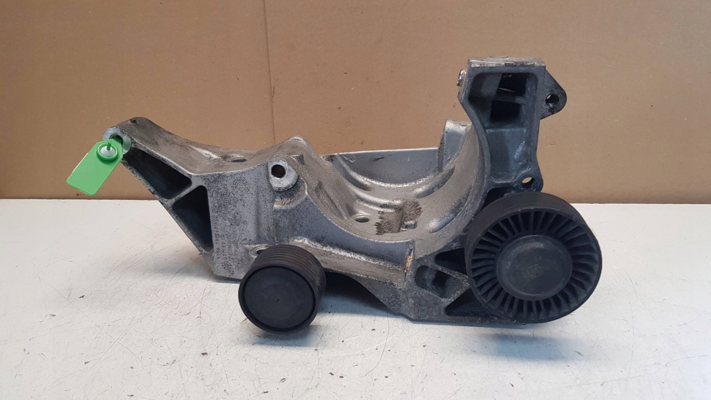 holder holder alternator 7802639 BMW E87 E83 E81 E90 E91 F07 F10 2.0 D