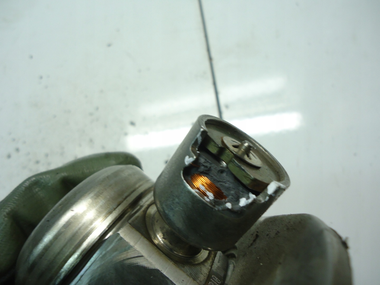 BMW E87 E90 2.0 N43B20 feed pump 7562473