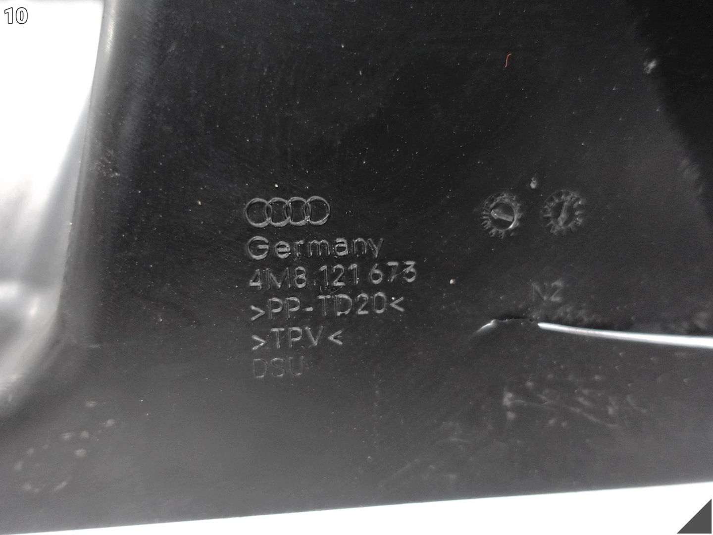 AUDI RSQ8 a 1 4M8 20-24 volant csatorna vzduchový intercoolera předek levá