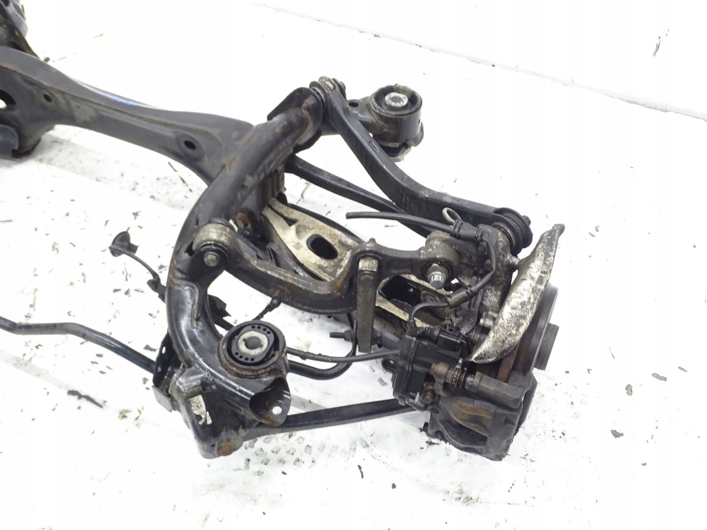 sususpension sider rear part arm swing AUDI A4 B9 sedan