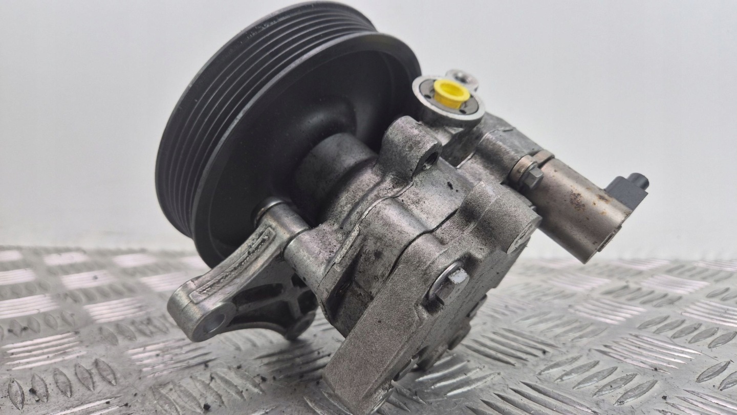 Mercedes E250 CGI W212 servo pump A0064666501