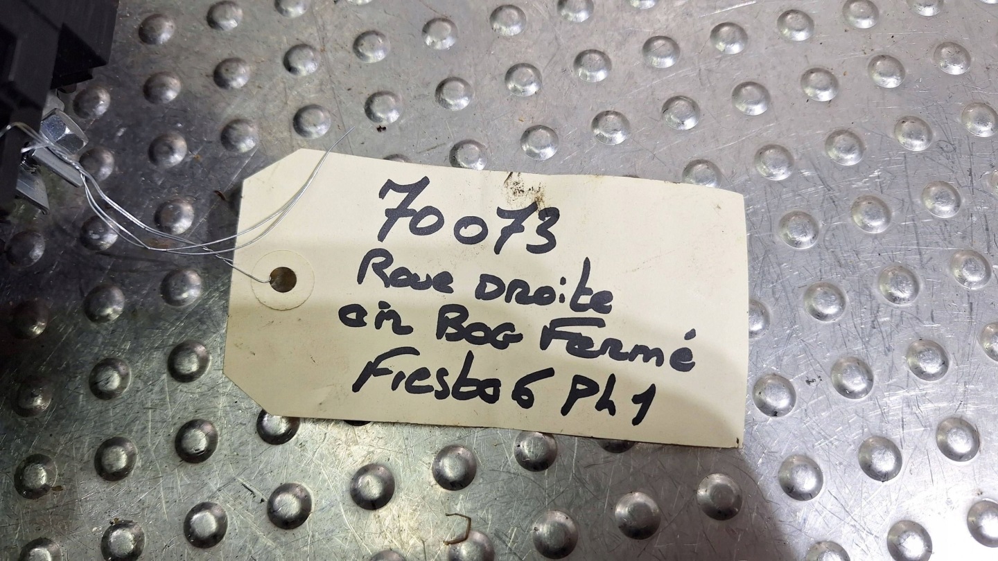DEVIO LUCI TERGICRISTALLO TERGI 8A6T-13N064-GG FORD FIESTA MK7