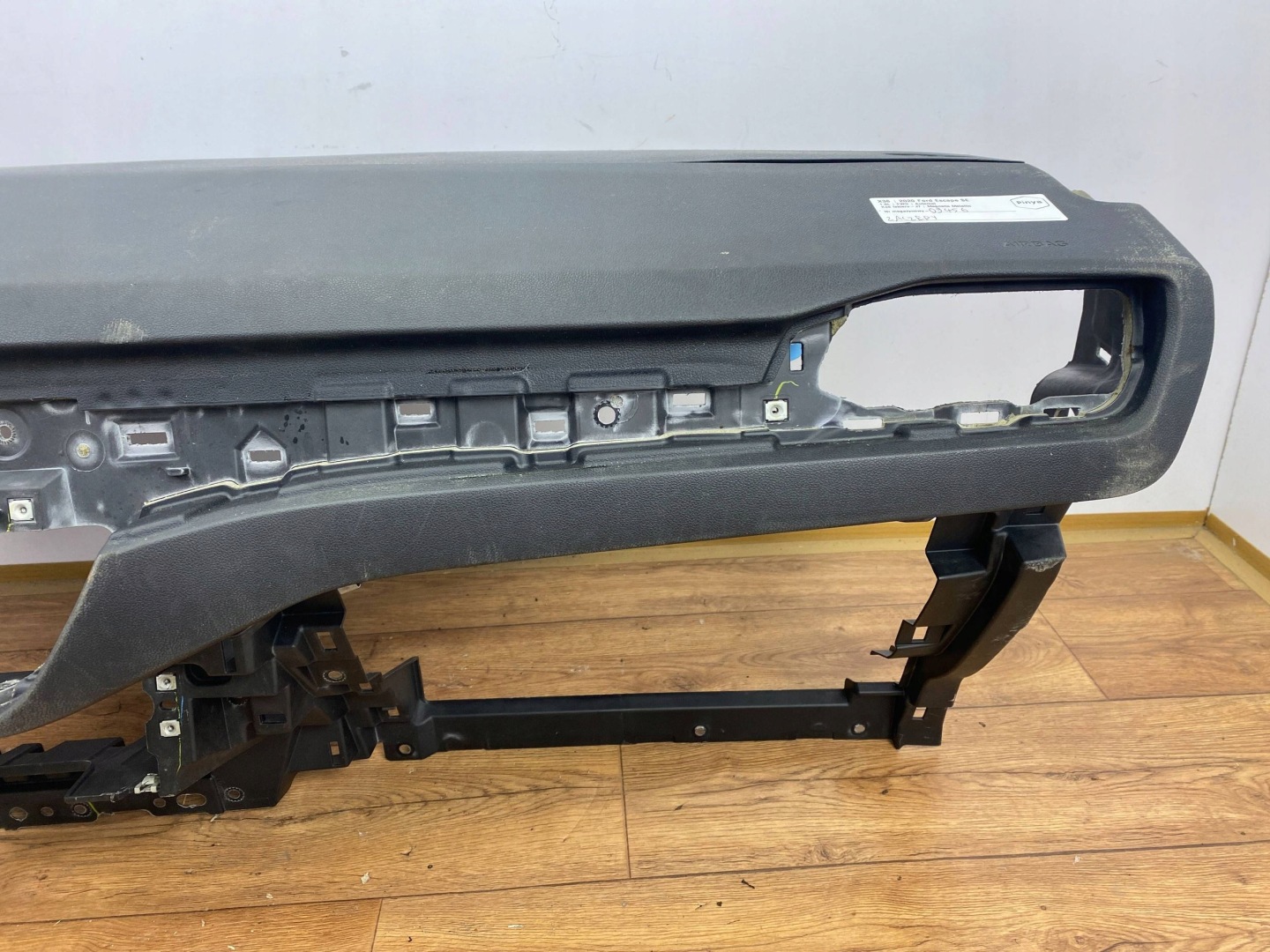 dashboard instrument panel console cockpit Ford Escape IV Kuga MK3 2020+