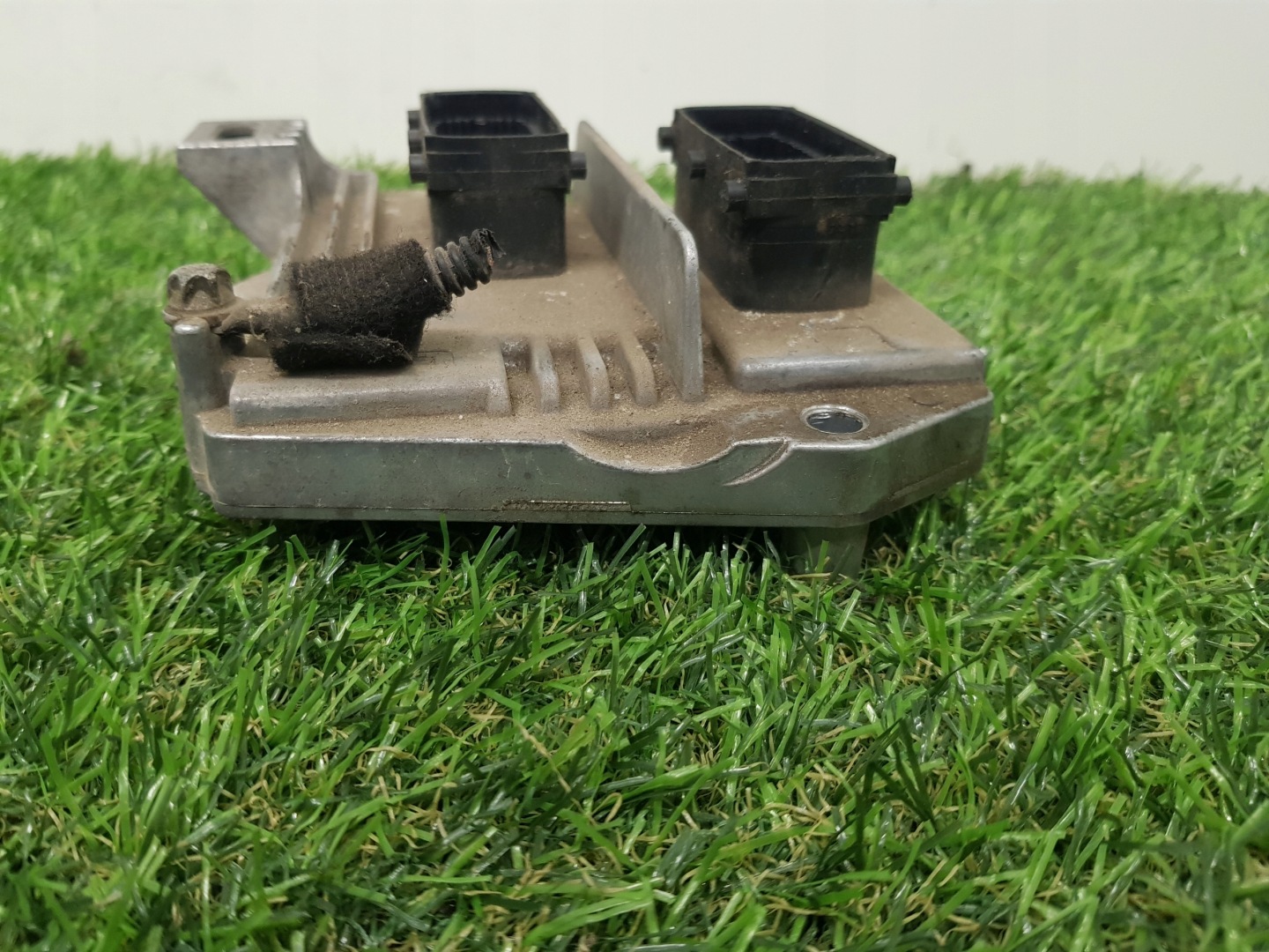 computer of the engine control unit OPEL ASTRA H 12230740