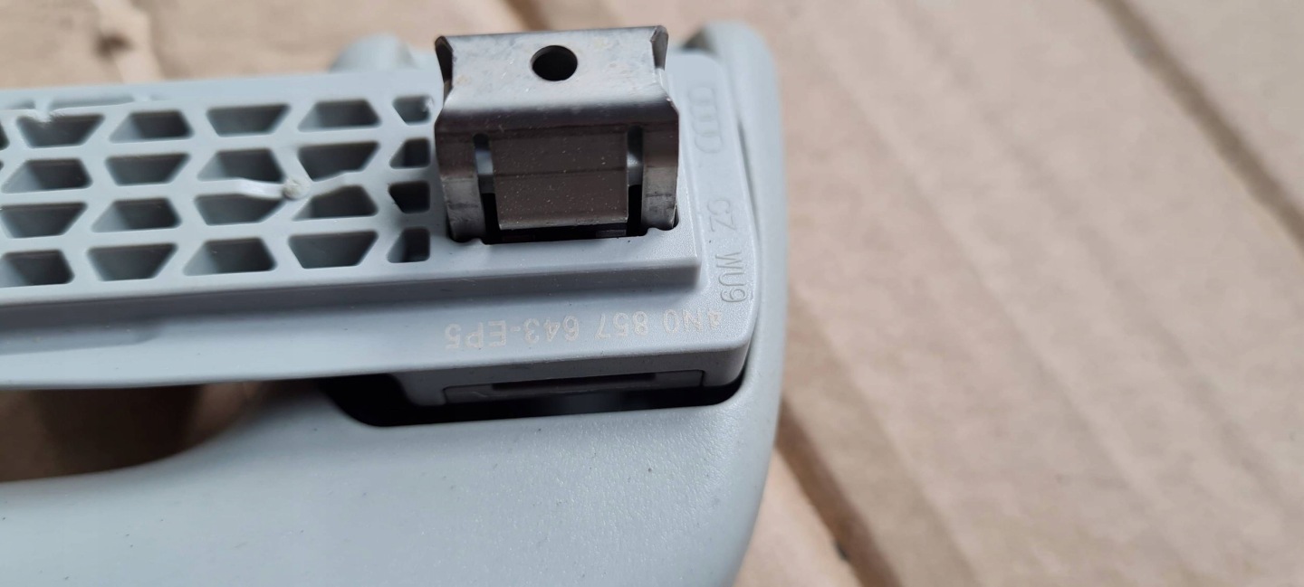A6 C8 4K ručka střechy levá levý záď 4N0857643 A7 4K