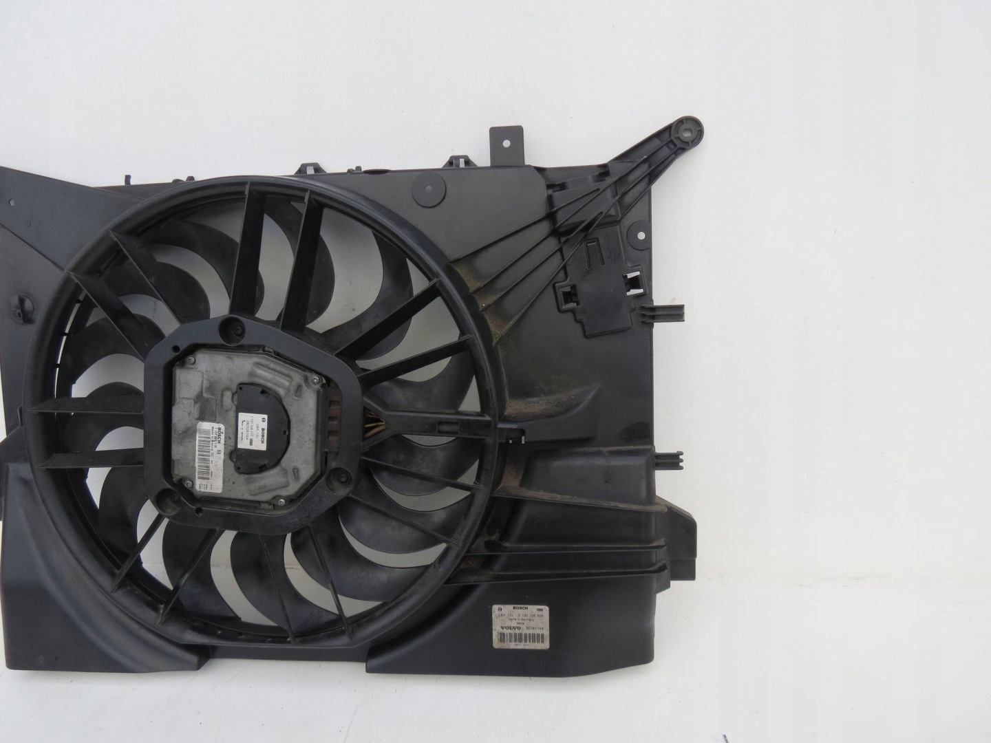 ventilátor VOLVO XC70 II CROSS AWD 2.4D 185KM 2000-2007r 30741144