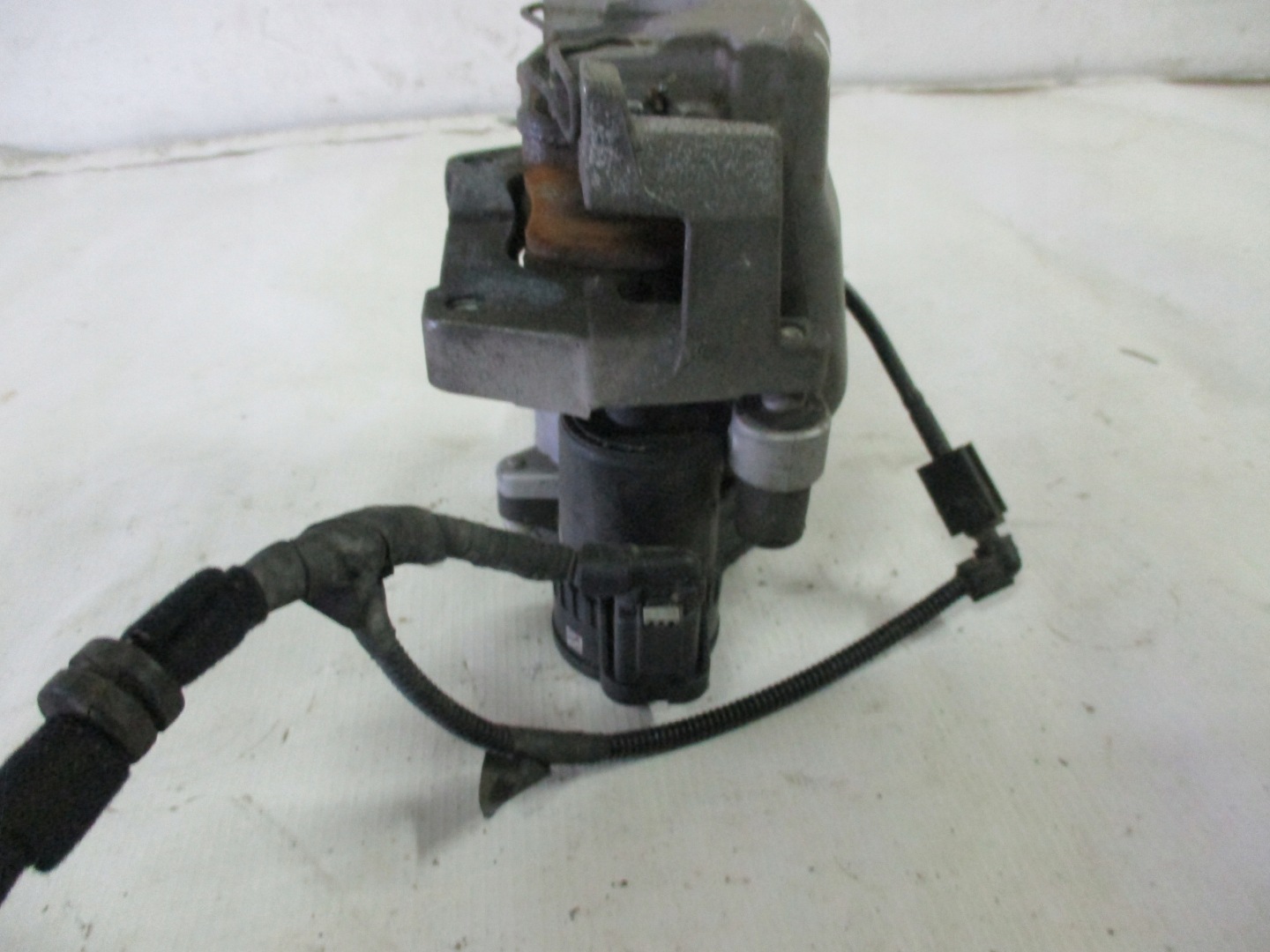 caliper right rear part Fiat Stelvio 2,2