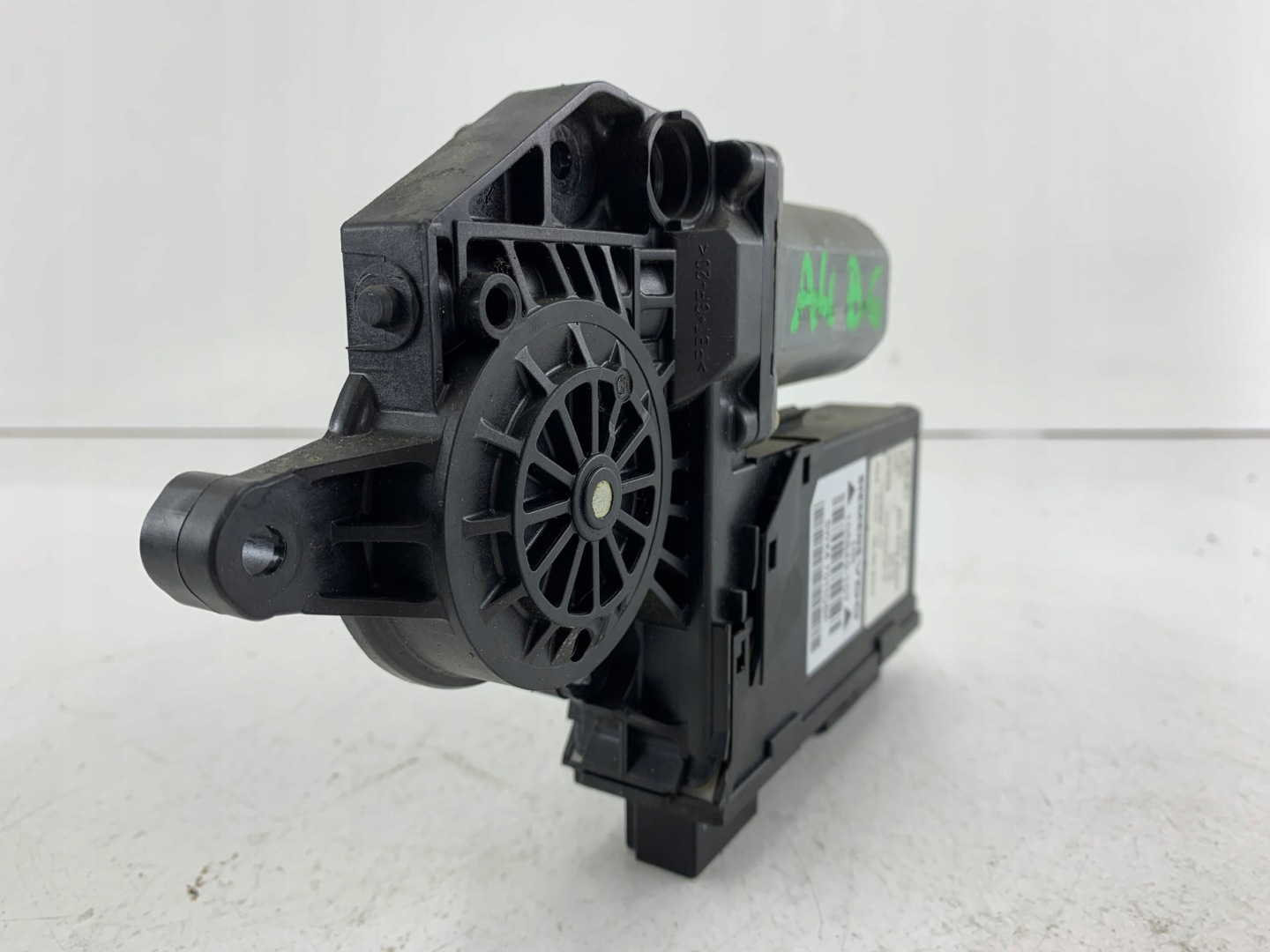 AUDI A4 B6 mini motor windows right rear part 8E0959802A