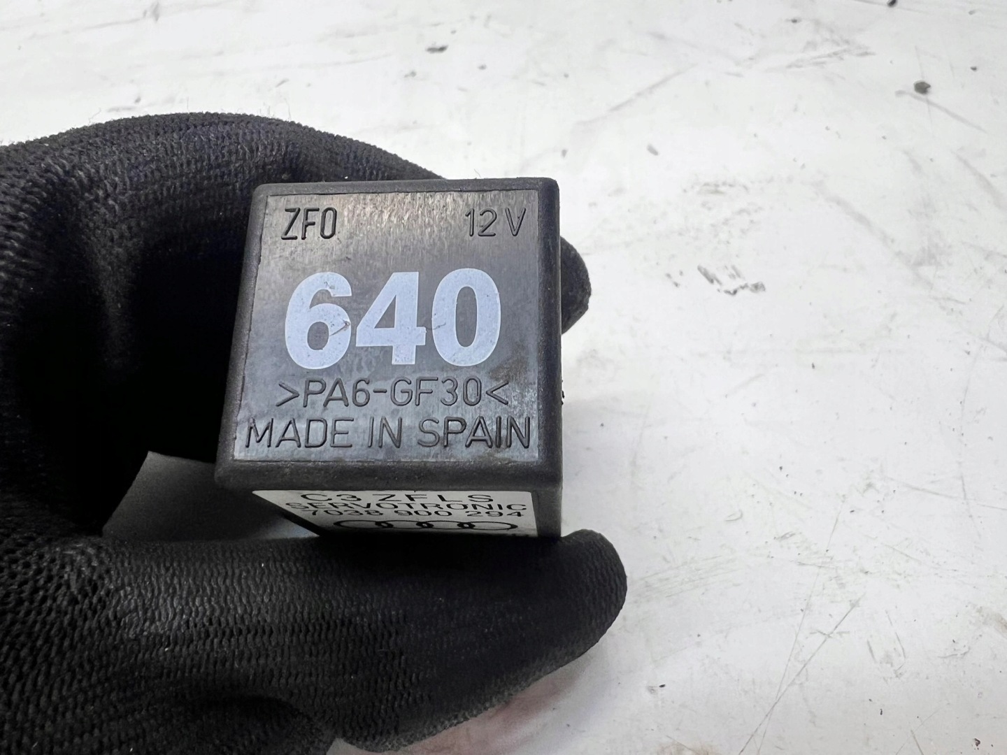Relais SERVOTRONIC AUDI VW SEAT 8E0907307D