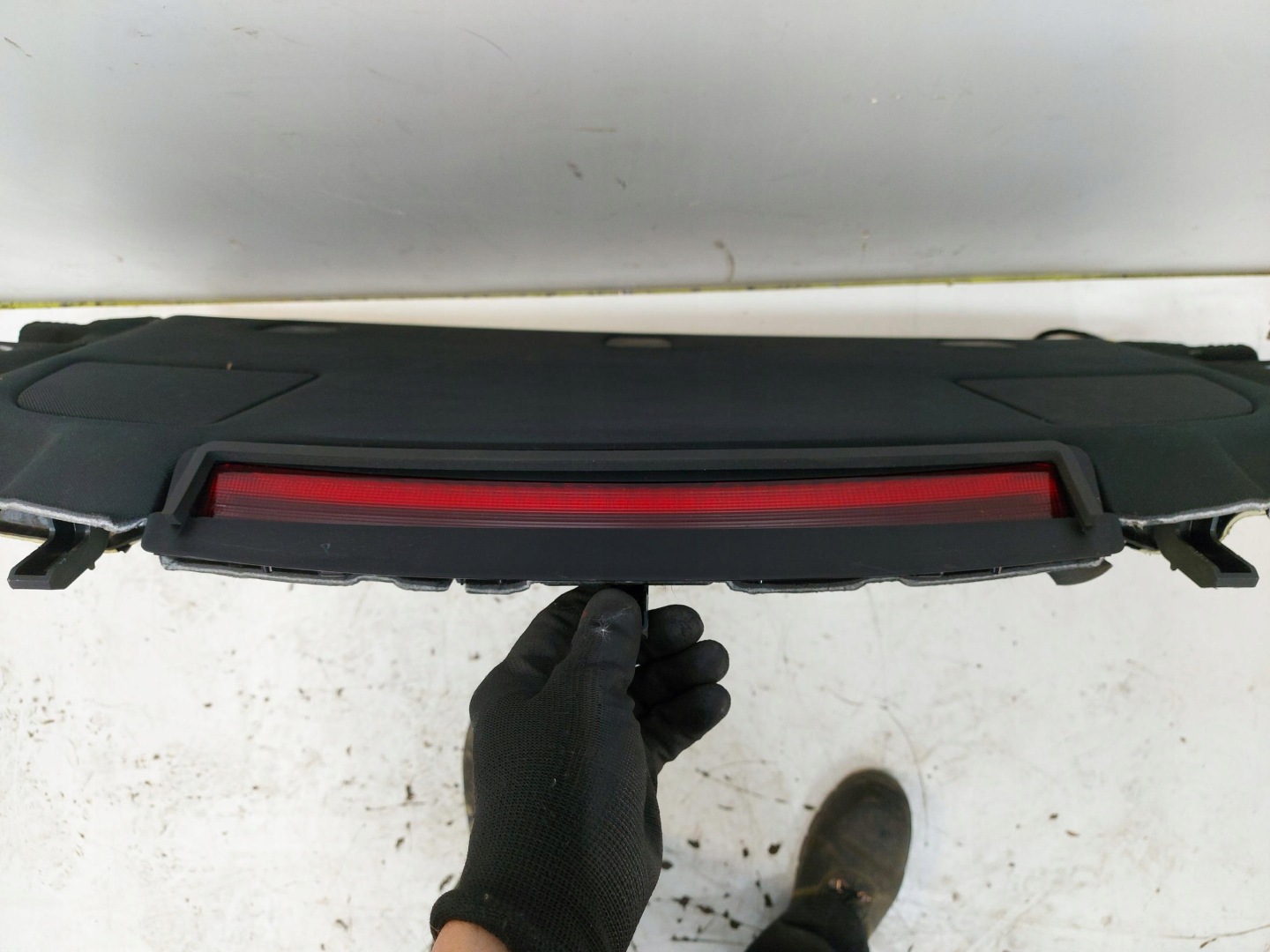 TESLA MODEL 3 plato kufru
