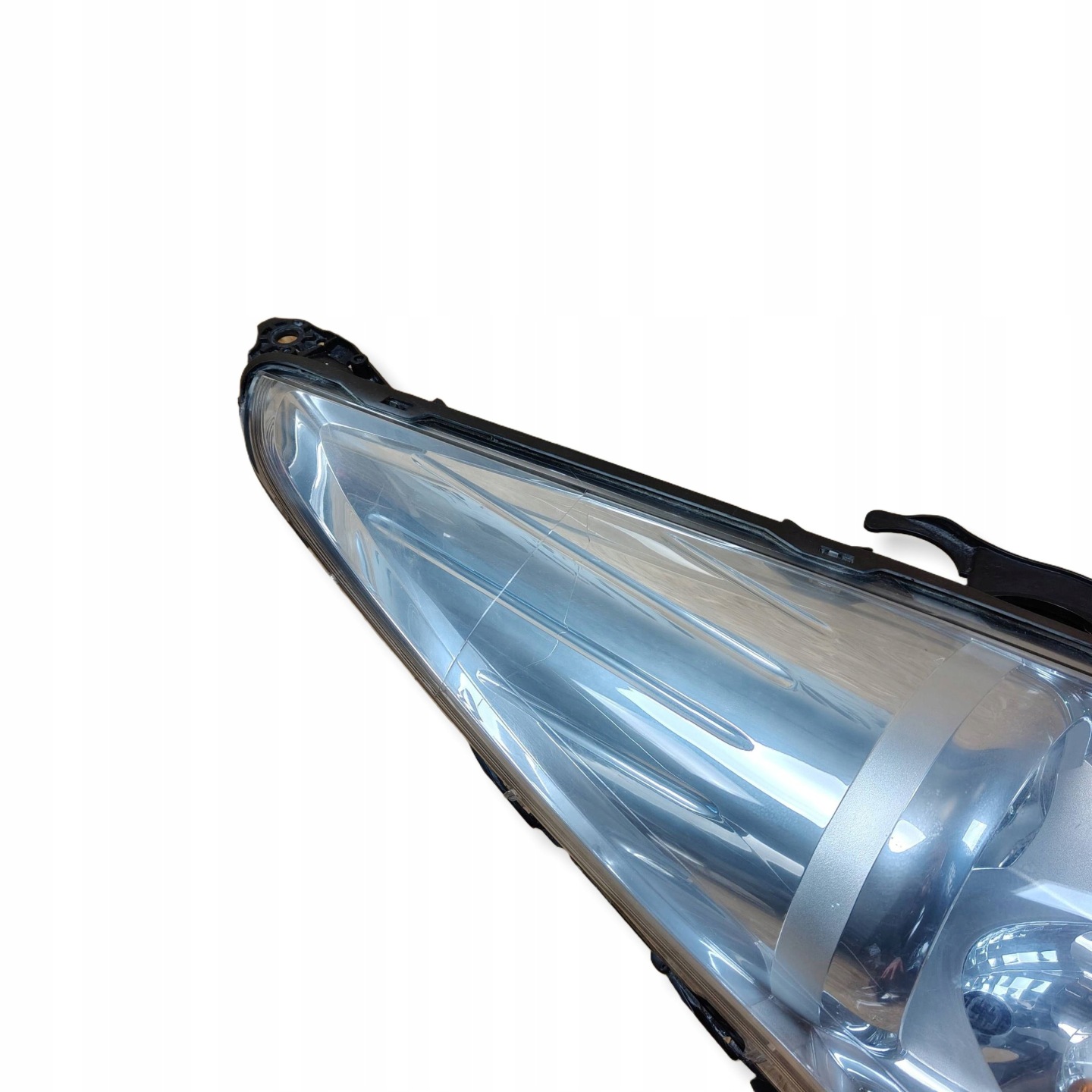 Reflektor front side right Peugeot 3008 and 9682519080