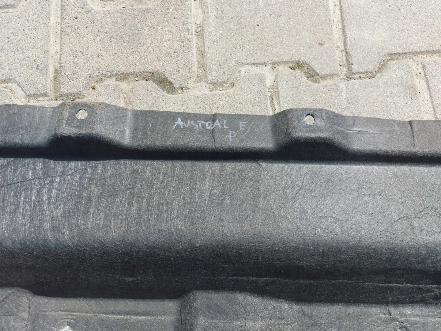 RENAULT AUSTRAL E cover chassis right 748143695R