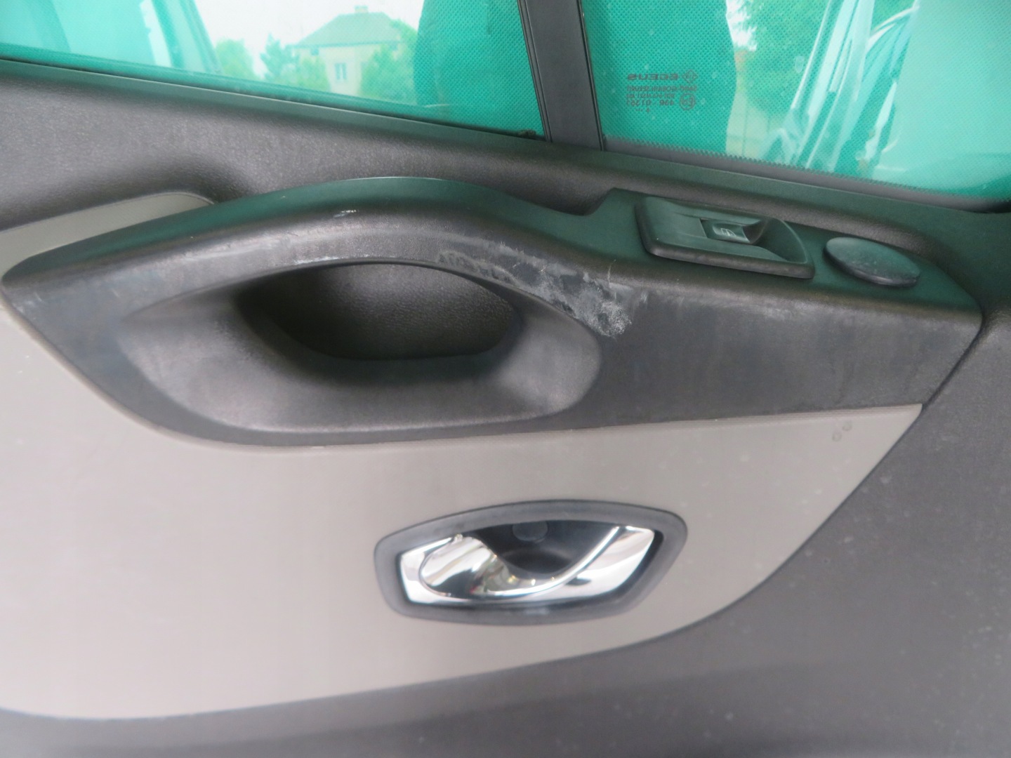 door left front RENAULT TRAFIC OPEL VIVARO 24R