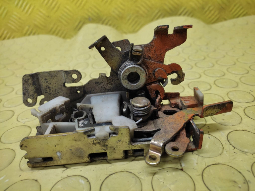 VW LT 35 lock door left front 9017200135