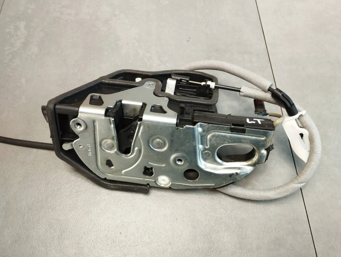 BMW X6 E71 Schloß links heck 7167588