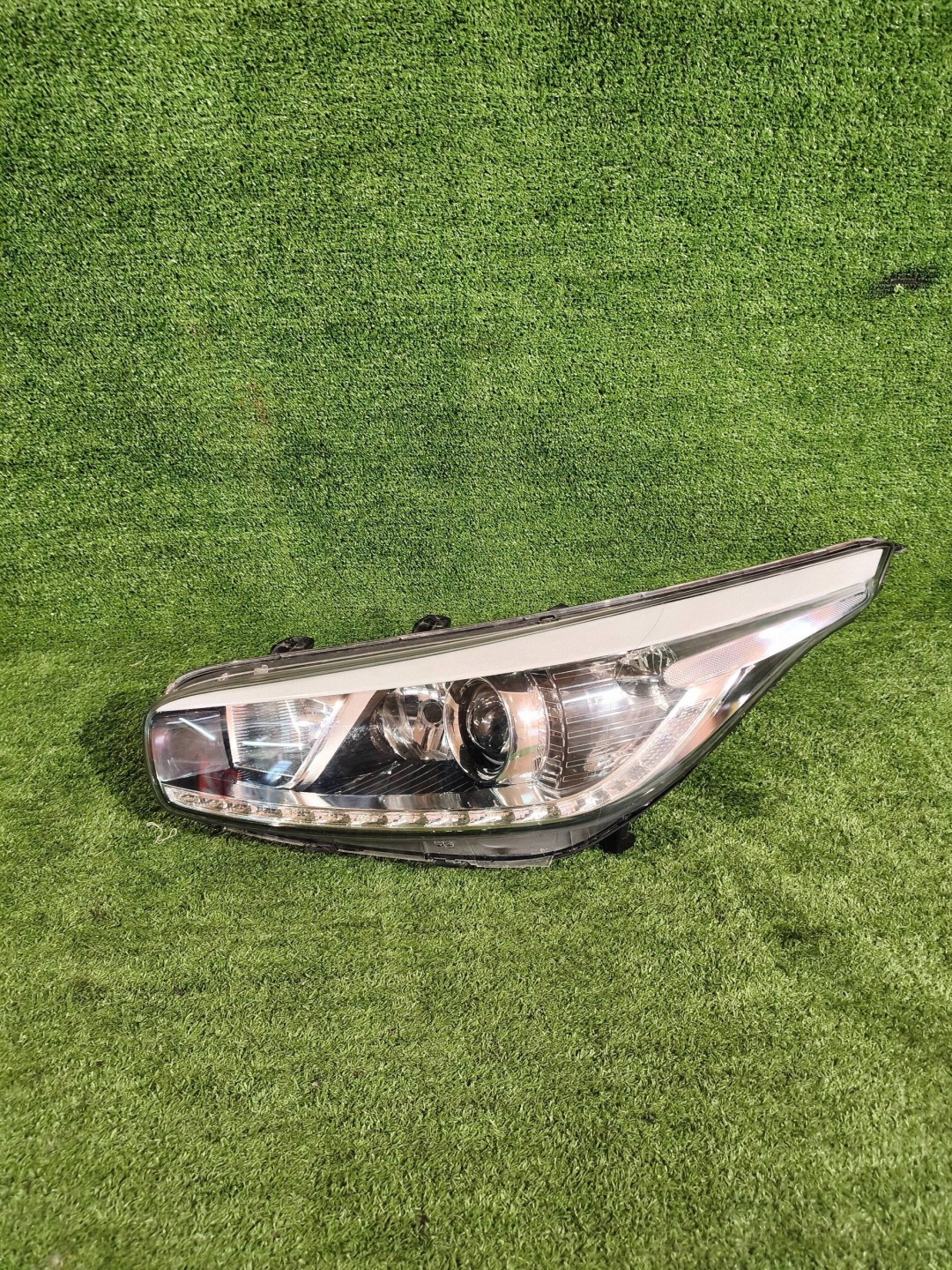 REFLEKTOR left front KIA CEED II LED 12- NR.R1432