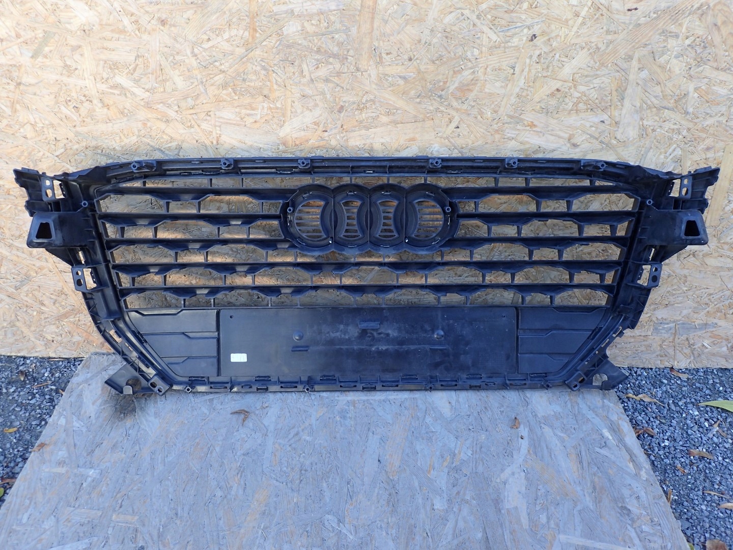 mask hűtőrács AUDI Q2 81A 81A853651 2016