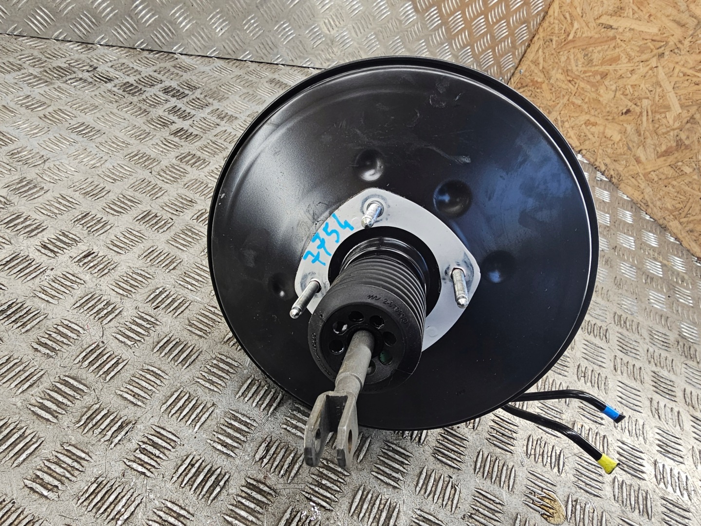 Servo bremsen RENAULT TRAFIC III 472108651R