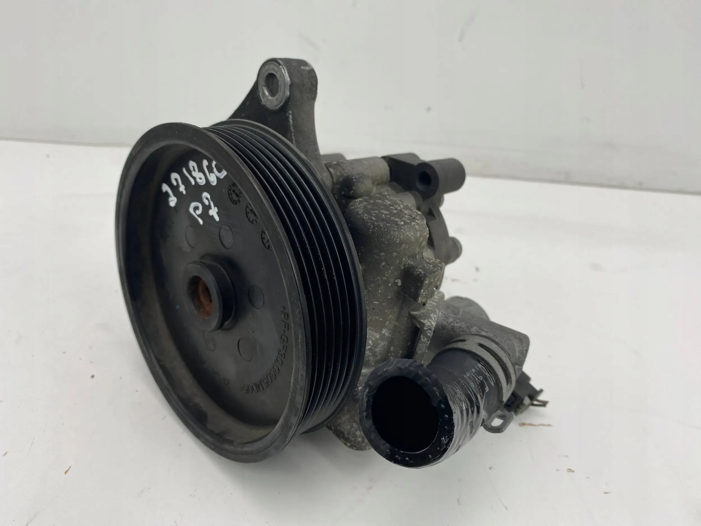 Mercedes C 250 CGI W204 1,8 TURBO servo pump A0064667501