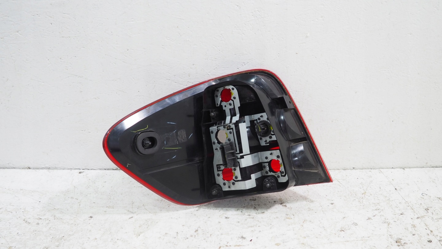 Mercedes ML W164 light right rear part