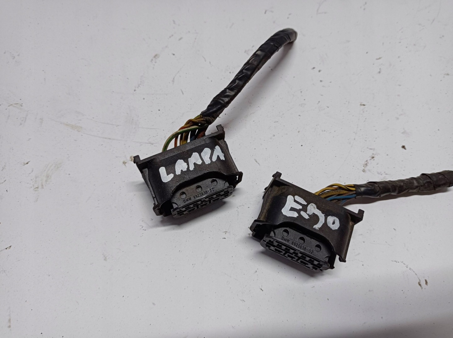 Connector Contact kostka lichte przednich BMW 3 E90 E91 6925638