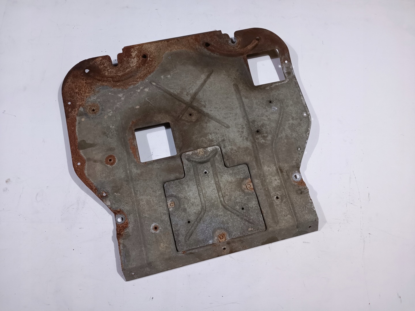 cover lower of the engine below engine Ford F150 2009-2014