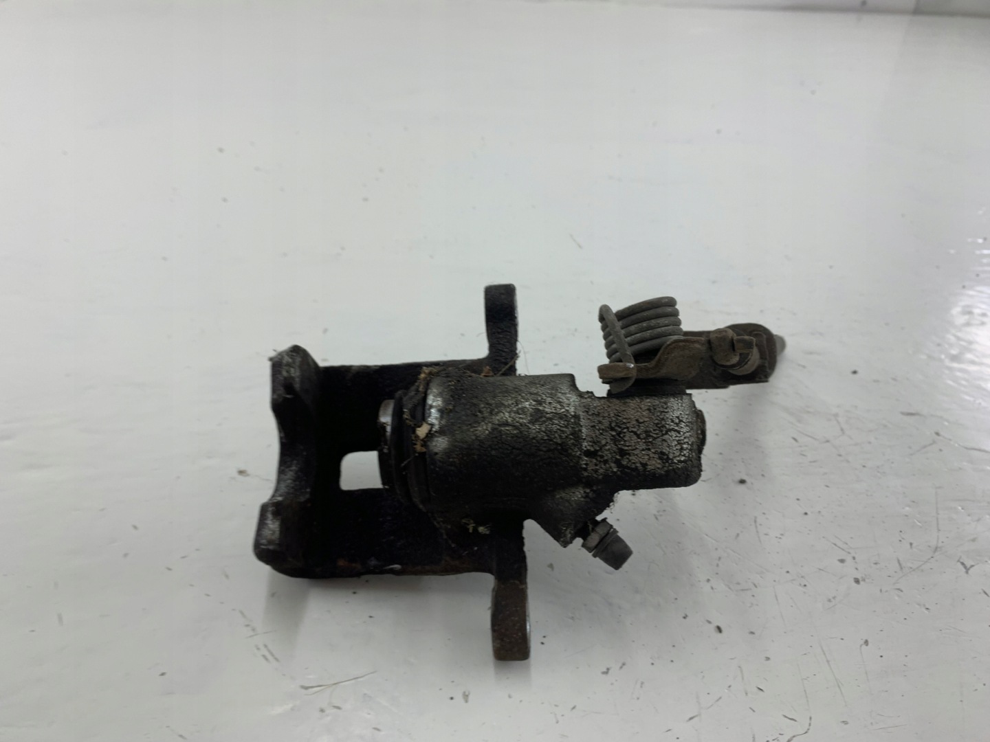 HYUNDAI i10 caliper brake right rear part