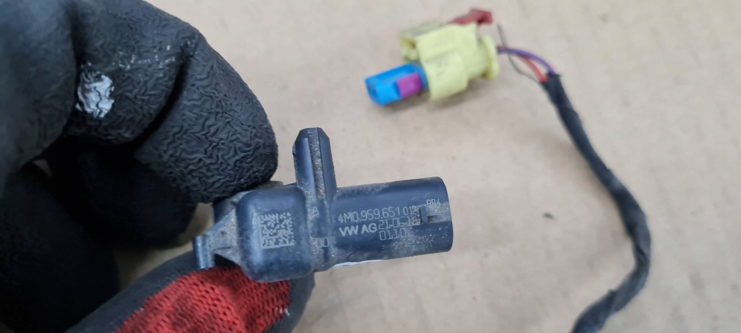 S5 8W A5 impact sensor connecting spoiler 4M0959651 A4 B9 8W S4 S5 Q7 Q5 80A