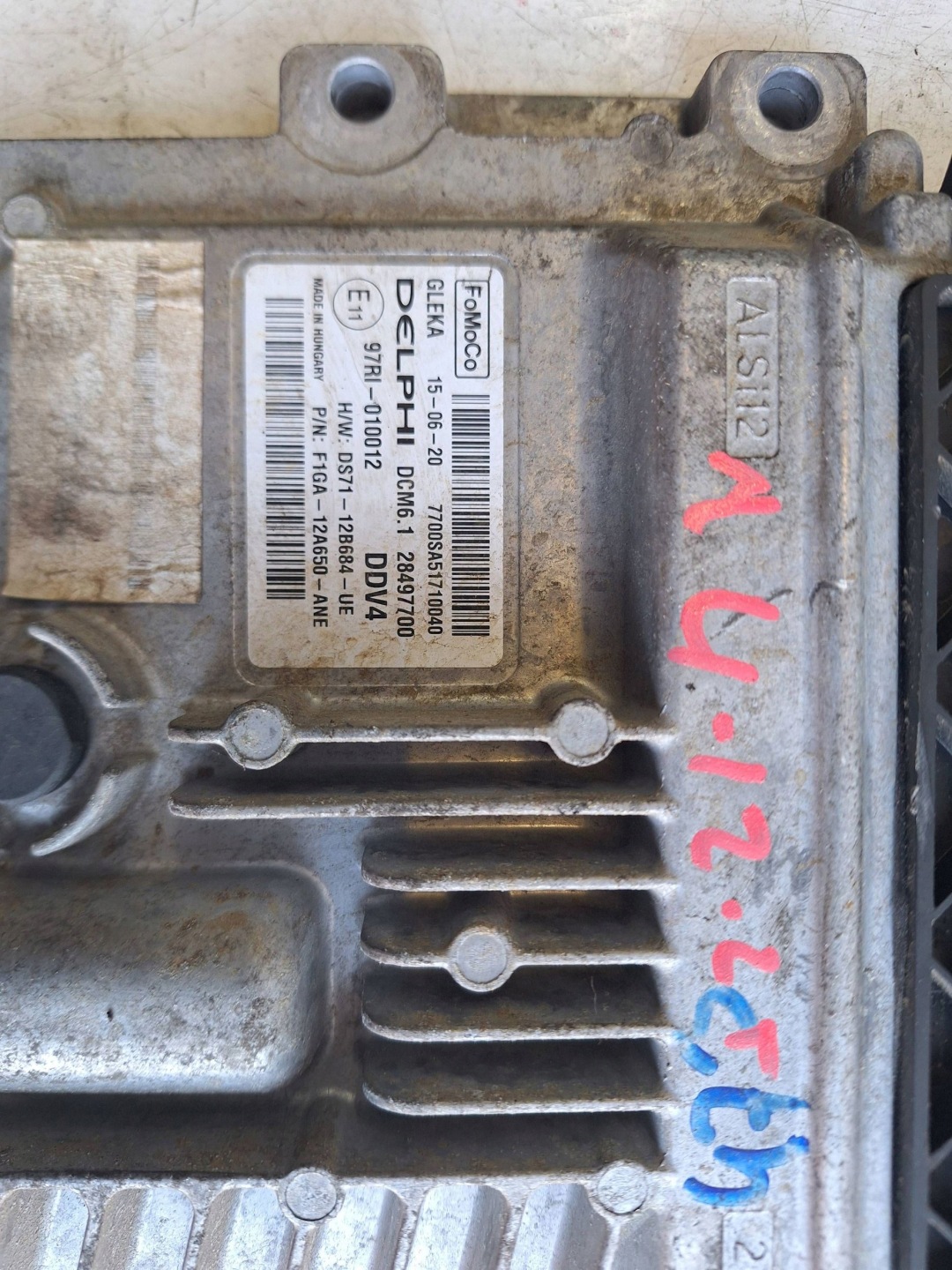 FORD computer control unit of the engine DS71-12B684-UE DELPHI 28497700