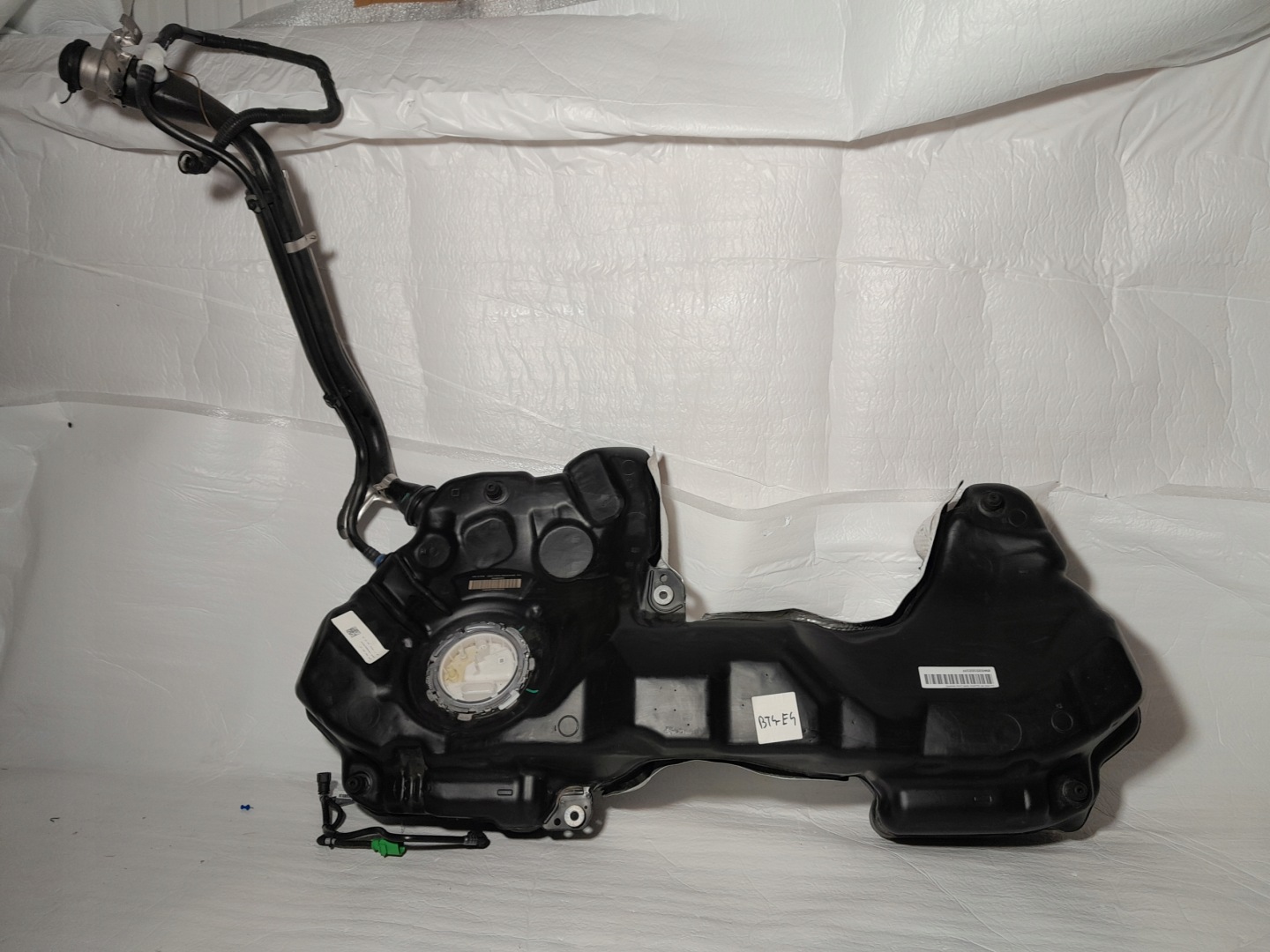 AUDI A4 B9 tank 8W0201021FF
