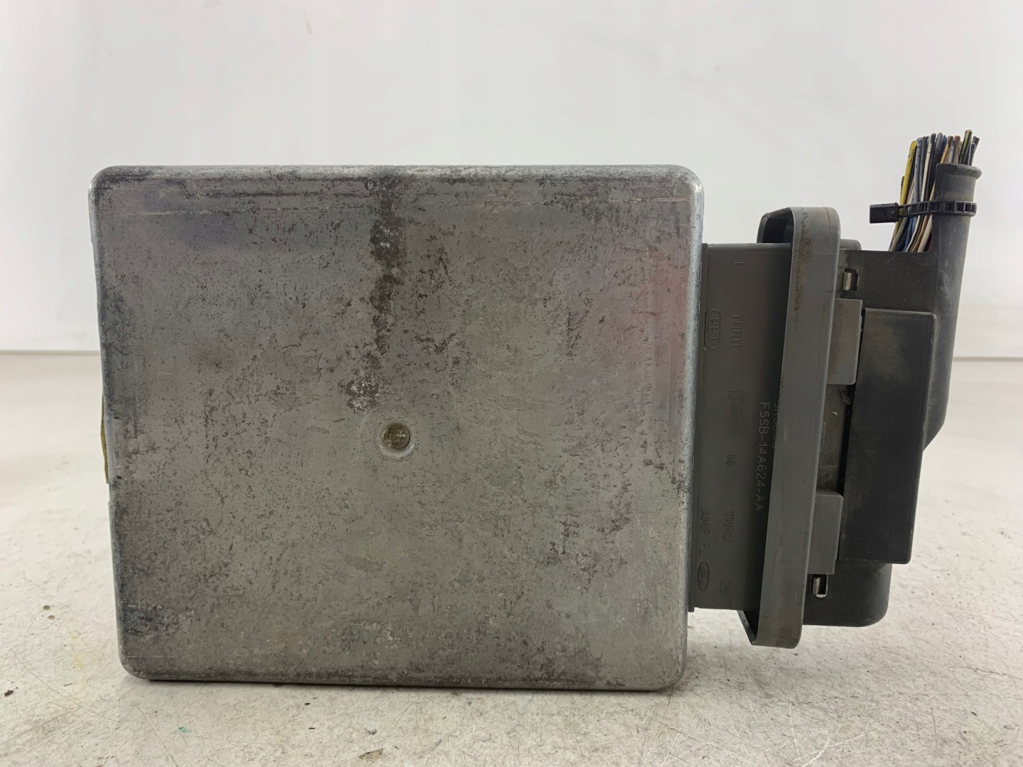 FORD MONDEO MK2 2.5 control unit of the engine YS7F-12A650-AA