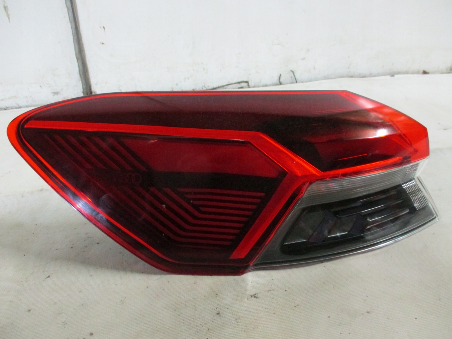 light left rear part Audi Q4 E-TRON LED 89A945091