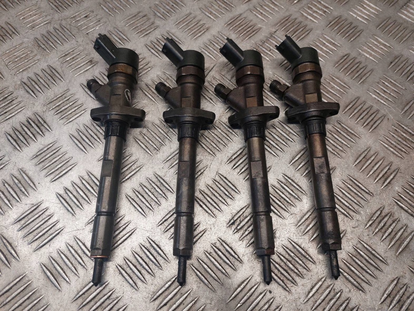 nozzle injector KOMPLET CITROEN C5 and 2.2 HDI 9637277980