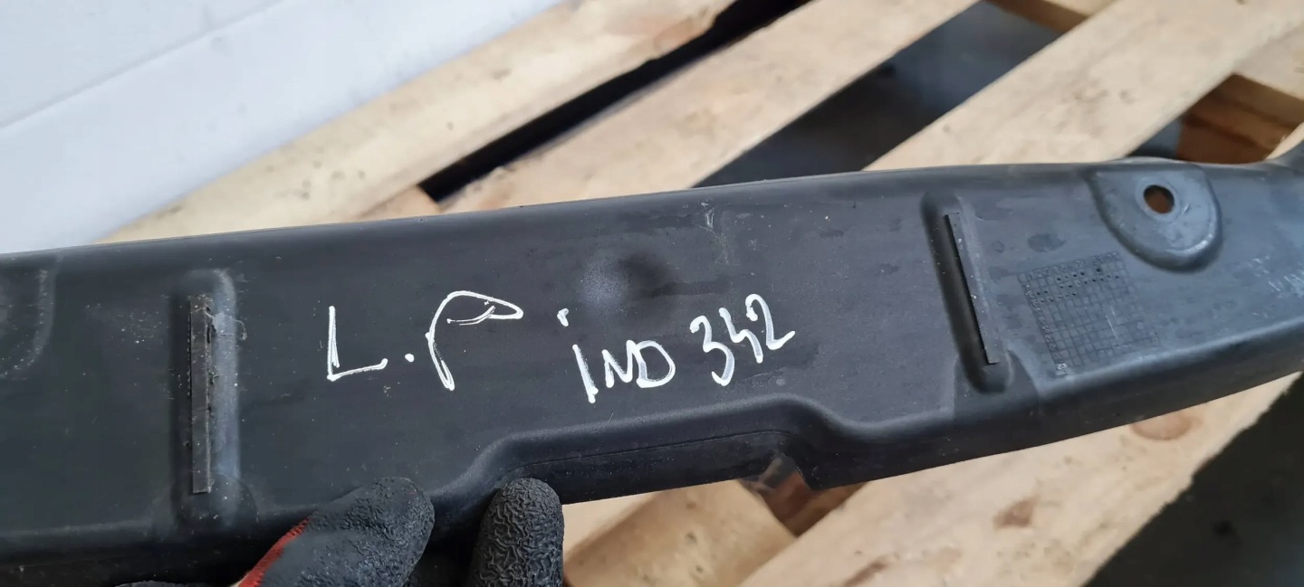Q7 4M II fedél sárvédöt hangszigetelő bal eleje 4M0821111