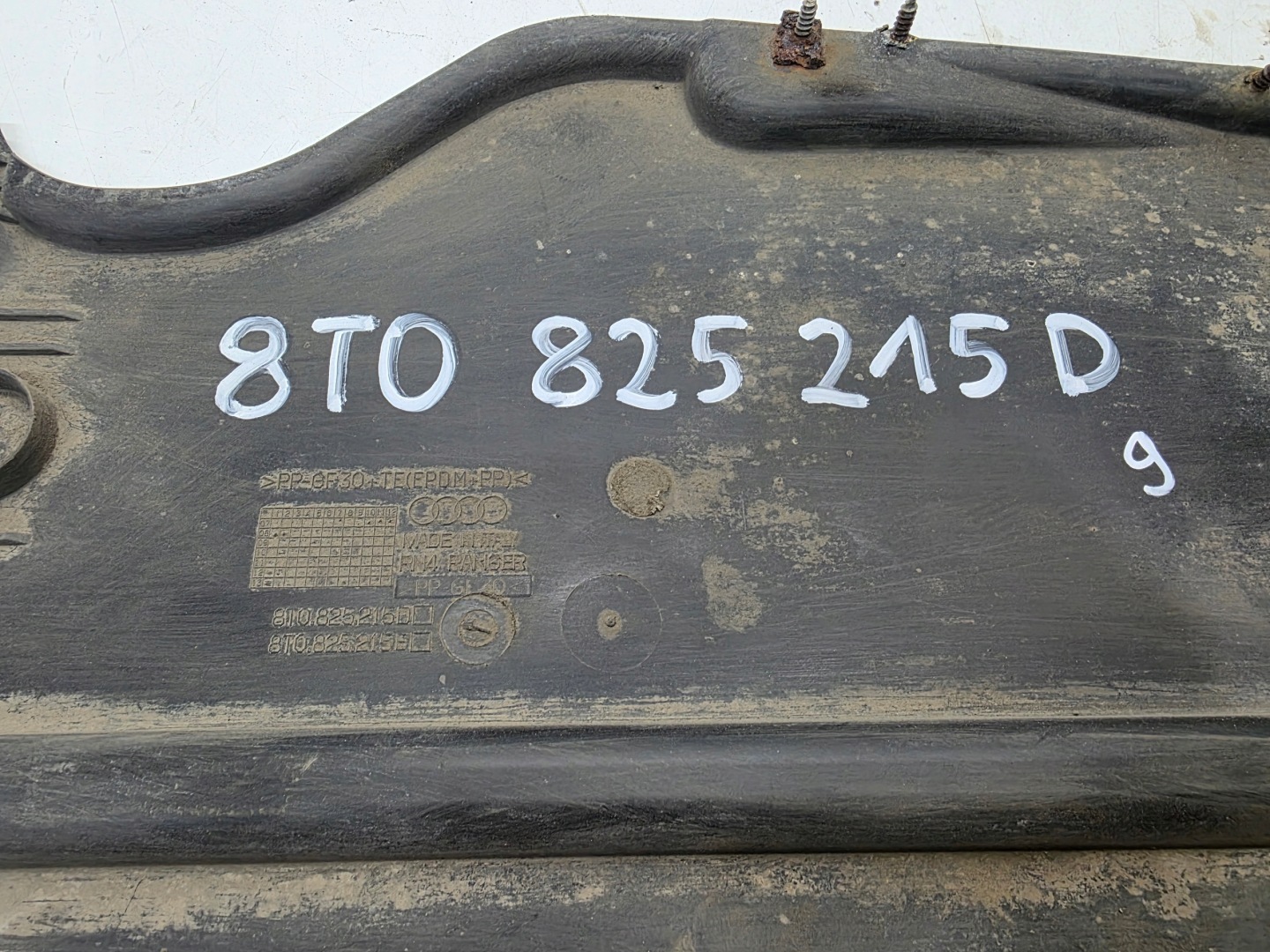 cover chassis left rear part AUDI A5 8T 8T0825215D original *9*