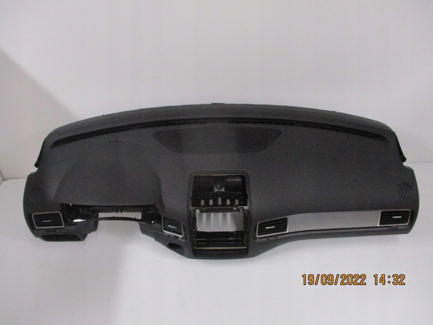 dashboard VW TOUAREG 7P0 damag.