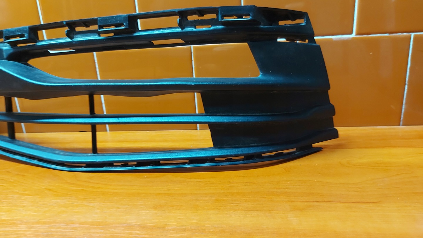 moulding grid of a bumper left left front BMW 5 G30 G31