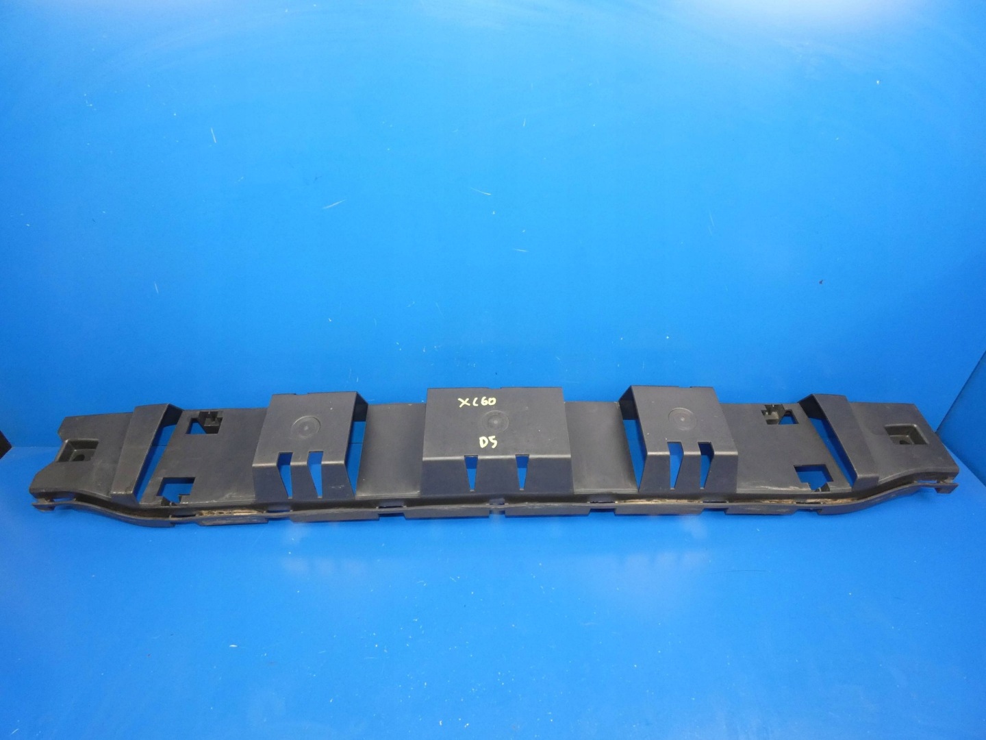 VOLVO XC60 a ABSORBER Nárazníka predok predný